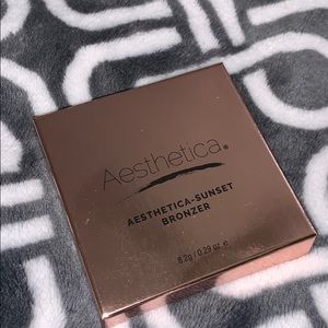 NWT BRONZER